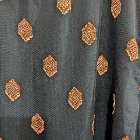 Calvin Klein Long Sleeves, A-Line Style, Round Neckline, Green/Gold Dress 4P - Picture 3 of 5